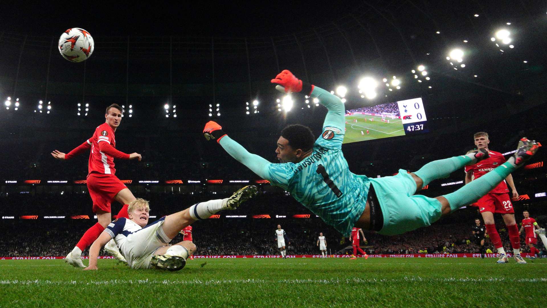 强攻稳住了 强攻稳住了